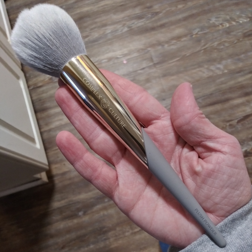 Complex Culture Plush Powder Brush